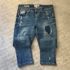 EUC Hot Kiss Cat Capri distressed blue denim jeans